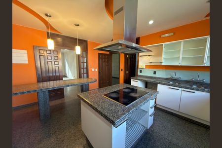 Casa à venda com 5000m², 10 quartos e 4 vagasCozinha  interna 