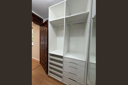 Casa à venda com 5000m², 10 quartos e 4 vagasClosed