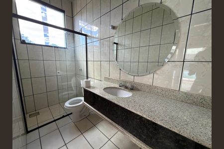 Casa à venda com 5000m², 10 quartos e 4 vagasBanheiro 08 