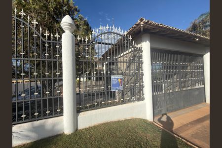 Casa à venda com 5000m², 10 quartos e 4 vagasPlaquinha 