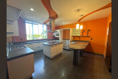 Cozinha interna  de casa para alugar com 10 quartos, 5000m² em Águas Claras, Brasília