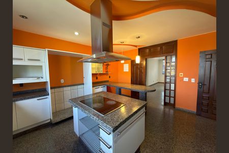 Cozinha interna  de casa para alugar com 10 quartos, 5000m² em Águas Claras, Brasília