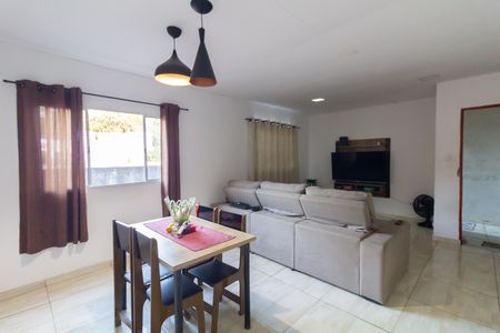 Sala de casa à venda com 3 quartos, 250m² em Itaquera, São Paulo
