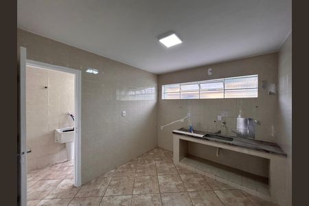 Cozinha  de apartamento para alugar com 2 quartos, 80m² em Vila Erna, São Paulo
