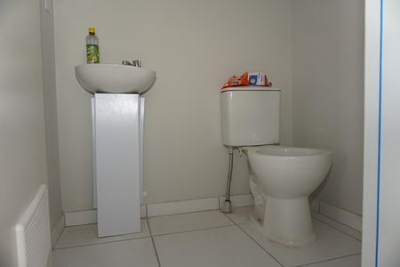 Lavabo de apartamento para alugar com 4 quartos, 130m² em Jardim Branca Flor, Embu das Artes