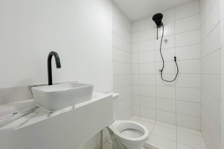 Casa de condomínio para alugar com 37m², 2 quartos e 1 vaga Casa de condomínio para alugar com 37m², 2 quartos e 1 vagaBanheiro