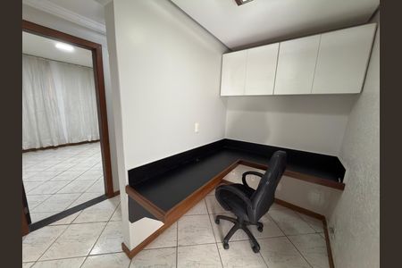 Casa para alugar com 400m², 3 quartos e 2 vagasEscritório