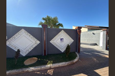 Fachada  de casa para alugar com 3 quartos, 400m² em Setor Habitacional Vicente Pires, Brasília