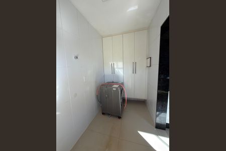 Casa para alugar com 400m², 3 quartos e 2 vagasLavanderia 