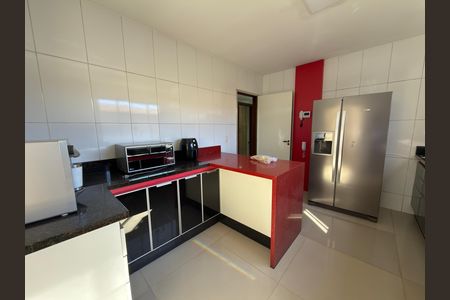 Casa para alugar com 400m², 3 quartos e 2 vagasCozinha