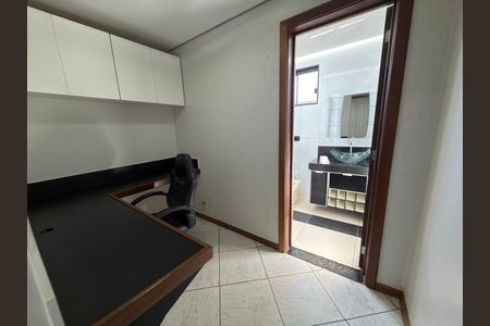 Casa para alugar com 400m², 3 quartos e 2 vagasEscritório 