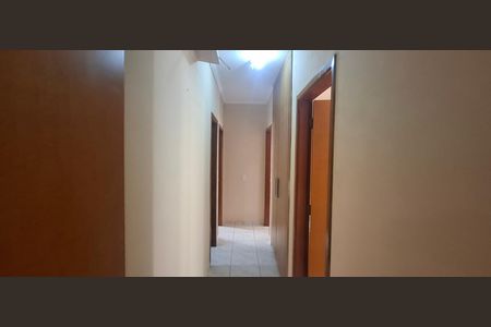 Corredor de apartamento para alugar com 3 quartos, 105m² em Jardim Irajá, Ribeirão Preto