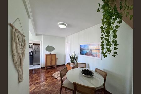 Sala de apartamento para alugar com 2 quartos, 58m² em Barra da Tijuca, Rio de Janeiro