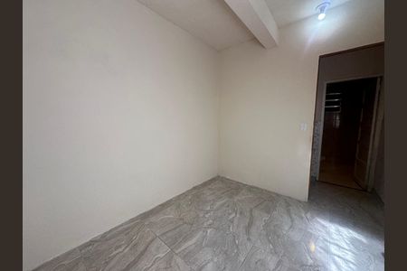 Quarto de casa para alugar com 1 quarto, 35m² em Vila Militar, Barueri