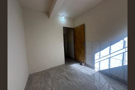 Quarto de casa para alugar com 1 quarto, 35m² em Vila Militar, Barueri