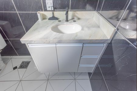 Apartamento para alugar com 60m², 2 quartos e 1 vaga Apartamento para alugar com 60m², 2 quartos e 1 vagaBanheiro