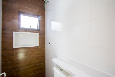 Banheiro social de apartamento à venda com 2 quartos, 105m² em Silveira, Santo André