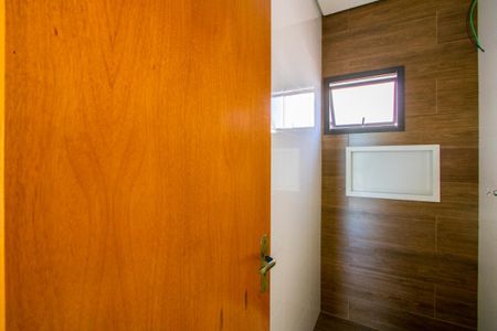 Apartamento à venda com 105m², 2 quartos e 2 vagasBanheiro do quarto 1
