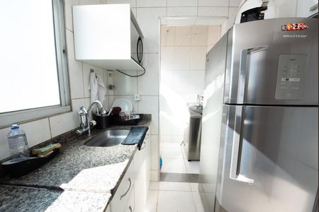 Cozinha e Área de Serviço de apartamento à venda com 3 quartos, 60m² em Novo Eldorado, Contagem