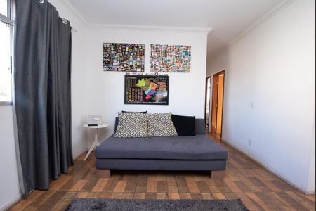 Sala de apartamento à venda com 3 quartos, 60m² em Novo Eldorado, Contagem