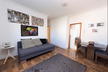 Apartamento à venda com 3 quartos, 60m² em Novo Eldorado, Contagem