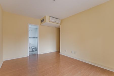 Suíte de apartamento para alugar com 2 quartos, 140m² em Bela Vista, Porto Alegre