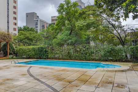 pis de apartamento para alugar com 2 quartos, 140m² em Bela Vista, Porto Alegre