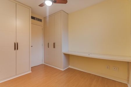 Apartamento para alugar com 140m², 3 quartos e 2 vagas Apartamento para alugar com 140m², 3 quartos e 2 vagasQuarto 1