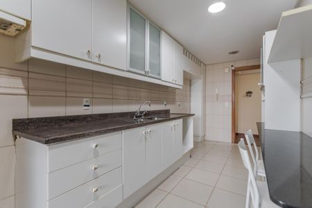 Cozinha de apartamento para alugar com 2 quartos, 140m² em Bela Vista, Porto Alegre