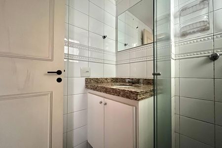 Apartamento para alugar com 80m², 2 quartos e 1 vaga Apartamento para alugar com 80m², 2 quartos e 1 vagaBanheiro da Suíte