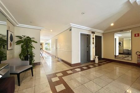 Apartamento para alugar com 80m², 2 quartos e 1 vaga Apartamento para alugar com 80m², 2 quartos e 1 vagaHall social