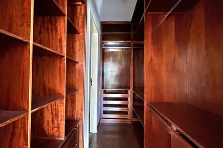 Apartamento para alugar com 80m², 2 quartos e 1 vaga Apartamento para alugar com 80m², 2 quartos e 1 vagaCloset da Suíte