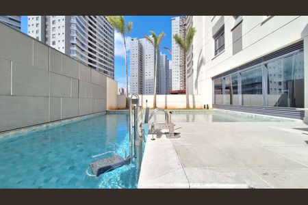 Apartamento à venda com 188m², 3 quartos e 2 vagas Apartamento à venda com 188m², 3 quartos e 2 vagasPiscina