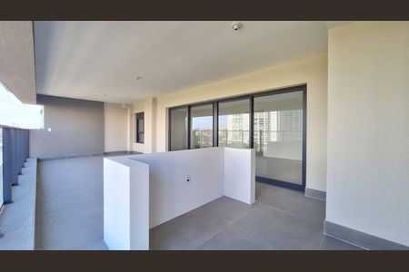 Apartamento à venda com 188m², 3 quartos e 2 vagas Apartamento à venda com 188m², 3 quartos e 2 vagasVaranda e Área gourmet