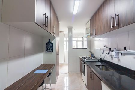 Cozinha  de apartamento para alugar com 2 quartos, 77m² em Km 18, Osasco