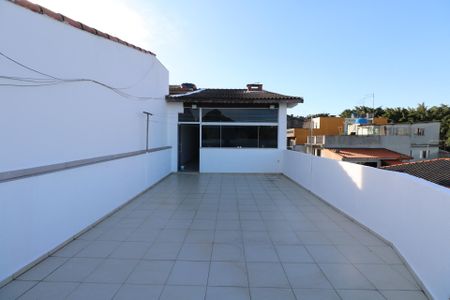 Studio para alugar com 70m², 1 quarto e sem vaga Studio para alugar com 70m², 1 quarto e sem vagaVaranda