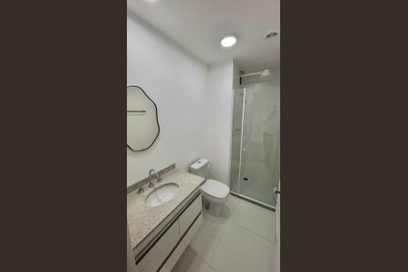 Banheiro de apartamento para alugar com 1 quarto, 34m² em Vila Mogilar, Mogi das Cruzes