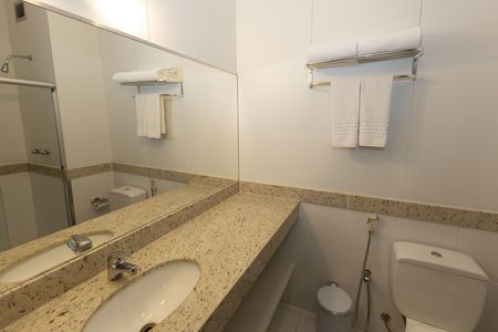 Banheiro 1 de kitnet/studio à venda com 1 quarto, 40m² em Vila da Serra, Nova Lima