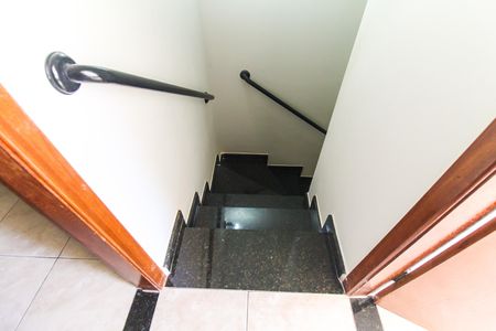 Escada de casa de condomínio à venda com 2 quartos, 65m² em Parada Xv de Novembro, São Paulo