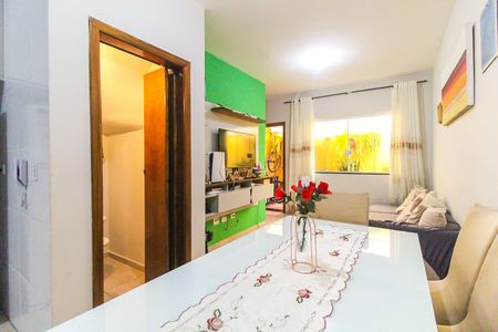 Sala de casa de condomínio à venda com 2 quartos, 65m² em Parada Xv de Novembro, São Paulo