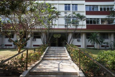 Fachada de apartamento para alugar com 1 quarto, 70m² em Copacabana, Rio de Janeiro