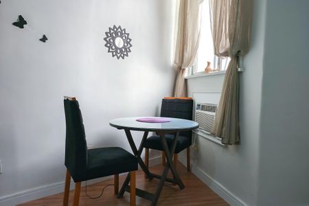 Sala de apartamento para alugar com 1 quarto, 40m² em Centro, Rio de Janeiro