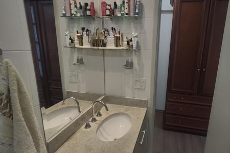 Apartamento à venda com 108m², 3 quartos e 2 vagas Apartamento à venda com 108m², 3 quartos e 2 vagasBanheiro da Suíte 2