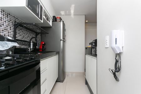 Cozinha  de apartamento à venda com 2 quartos, 45m² em Vila Carmosina, São Paulo