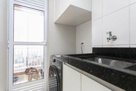 Área de Serviço  de apartamento à venda com 2 quartos, 45m² em Vila Carmosina, São Paulo
