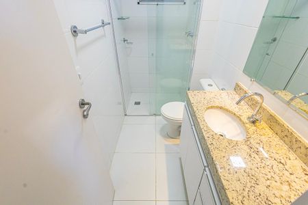 Banheiro da Suíte 2 de apartamento para alugar com 3 quartos, 166m² em Indaiá, Belo Horizonte