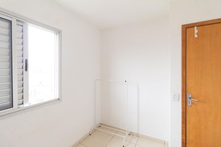Quarto 2 de apartamento para alugar com 2 quartos, 55m² em Parque Jose Alex Andre, Carapicuíba