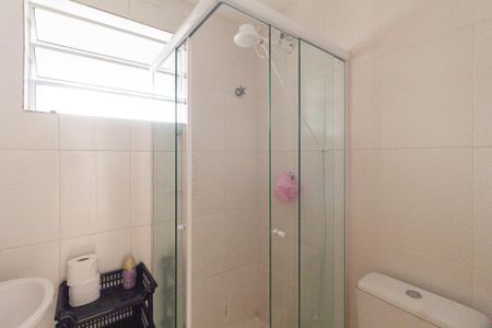 Banheiro de apartamento para alugar com 2 quartos, 55m² em Parque Jose Alex Andre, Carapicuíba