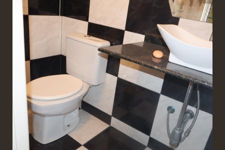 Casa para alugar com 210m², 3 quartos e 2 vagasBanheiro de serviço