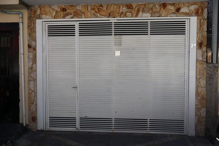 Casa para alugar com 210m², 3 quartos e 2 vagasFachada e portão